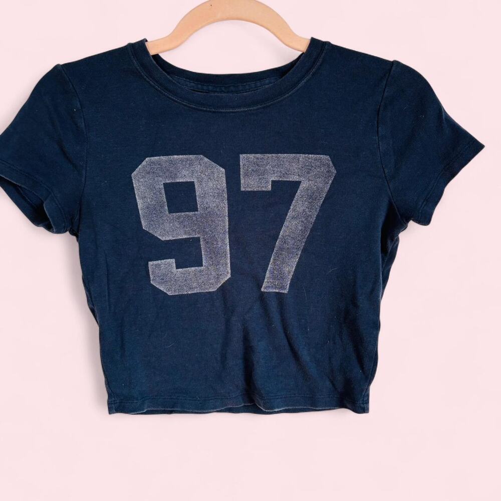Hollister navy blue cropped tee